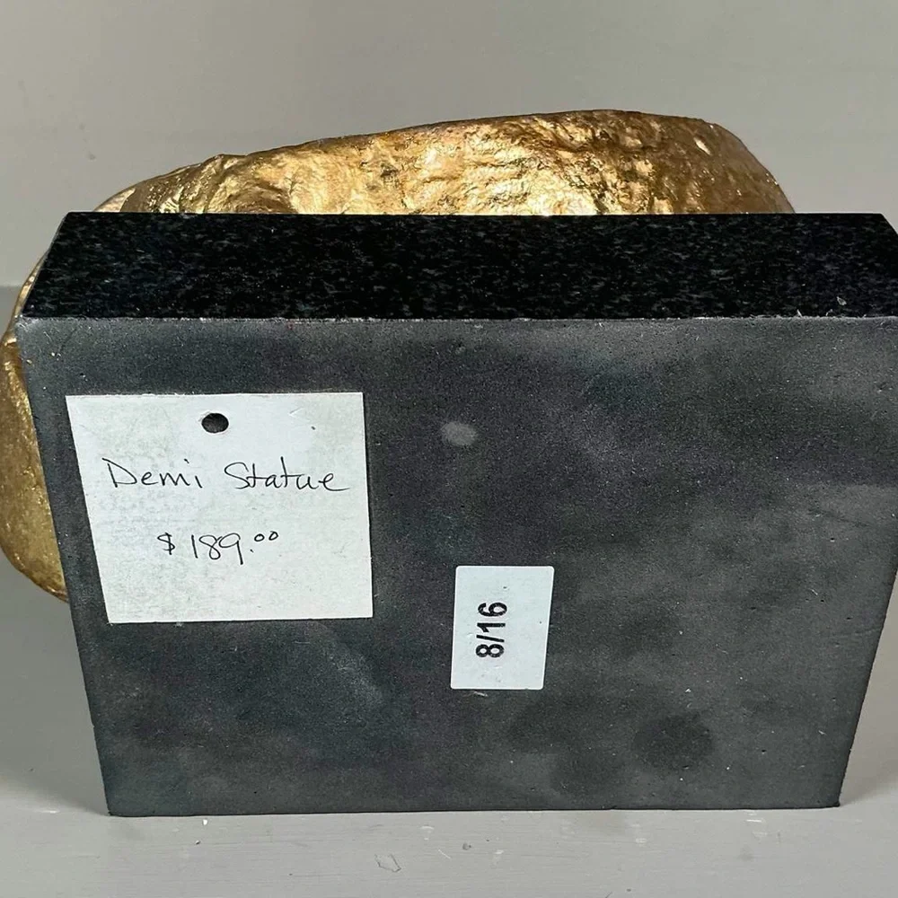 Abstract Gold Demi Statue - Picture 9 of 9
